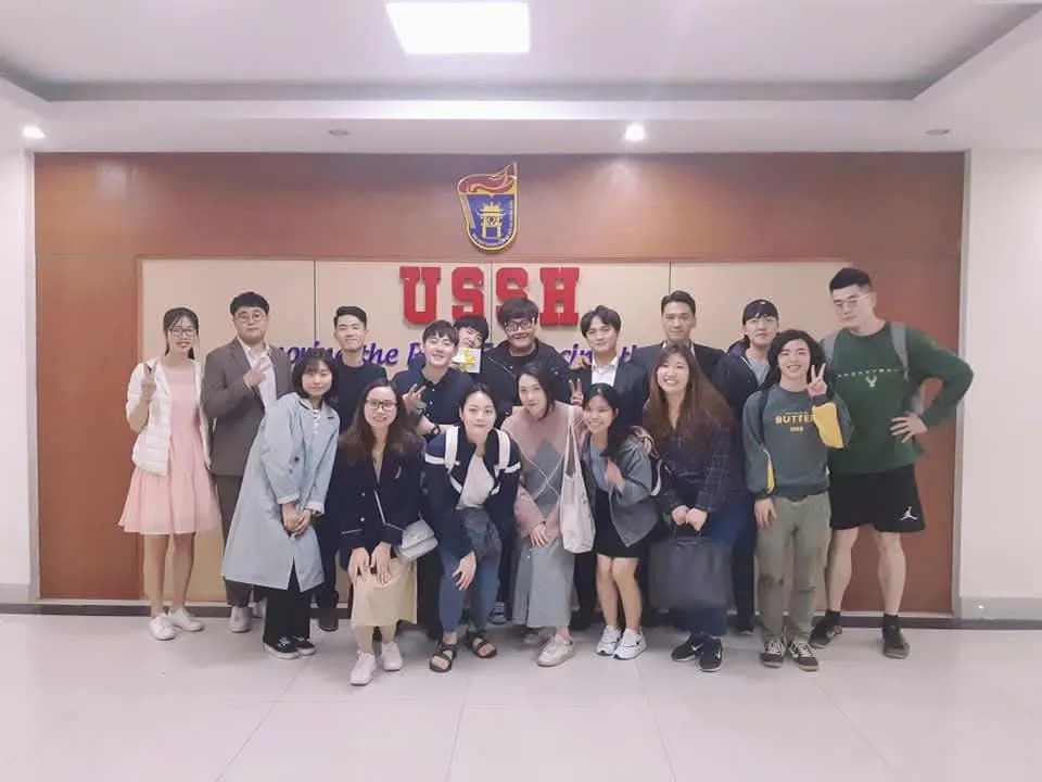 Cùng các học viên